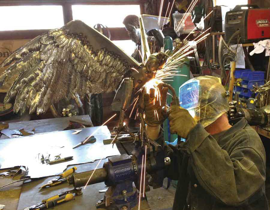 全球钣金新闻-金属制造狂:焊工制作动物的金属钣金-苏州德宇食品科技研发有限公司 全球钣金新闻-金属制造狂:焊工制作动物的金属钣金-苏州德宇食品科技研发有限公司