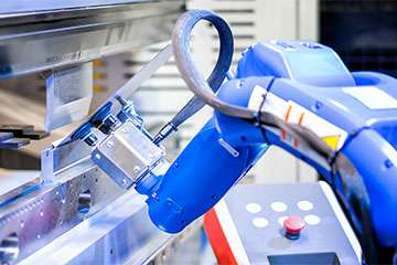 钣金行业资讯-采用机器人钣金折弯，钣金加工行业已经不再需要大批量的尺寸来使用机器人折弯机-苏州德宇食品科技研发有限公司